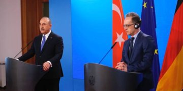 Çavuşoğlu’nun turistlerle ilgili sözlerine muhalefetten tepki!