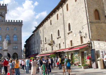 İlk adım atıldı… Resmen talep yağdı! 50 Euro’ya aşı turizmi