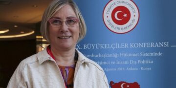 Büyükelçi Esra Demir