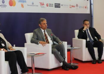Firuz Bağlıkaya: Bakan Ersoy Meslektaşlarını Perişan Etti 5 Firuz Bağlıkaya Bakan Ersoy'a eleştirilerde bulundu