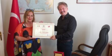 Turk dizileri Antonella Imparato ve Tansu Demir