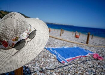 Türkiye'nin turizm geliri, 2023'te bir önceki yıla göre yüzde 16,9 artarak 54 milyar 315 milyon 542 bin dolara yükseldi.