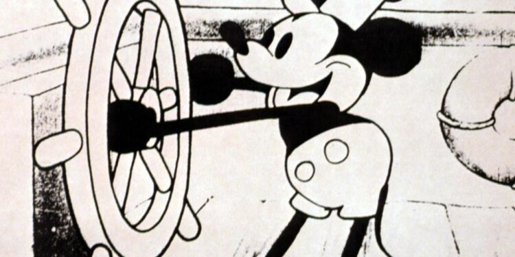 Disney'in ilk Mickey ve Minnie Mouse karakterleri, ABD telif hakları süresinin 95 yıl olmasından dolayı kamu malı oldu.