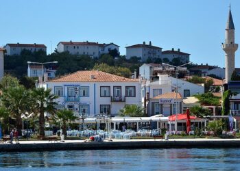 Airbnb Yasası'na destek geldi 5 1 Ocak 2024’te yürürlüğe giren Airbnb Yasası'na Bozcadalı turizmcilerden destek geldi.