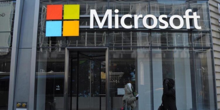 Microsoft iki yıl içinde İspanya'da 1 milyar 950 milyon avroluk yatırım yapmayı planladığını duyurdu.