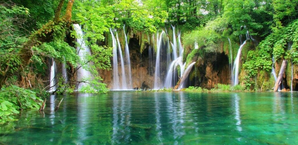 Dünyanın En Güzel Şelaleleri: Top 10 13 Dünyanın En Güzel Şelaleleri: Plitvice