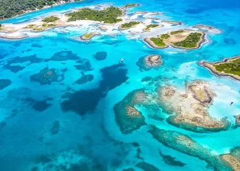 Seyşeller Adaları için tatil rehberi 17 Hint Okyanusu'ndaki bu pastoral takımada, tenha plajların ve canlı çok kültürlülüğün mükemmel bir karışımını sunuyor.