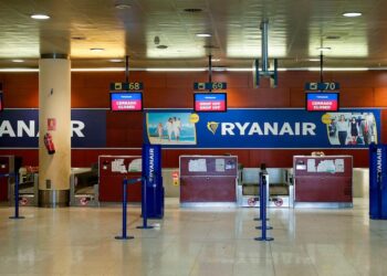 Ryanair check-in kontuarlarını kaldırıyor