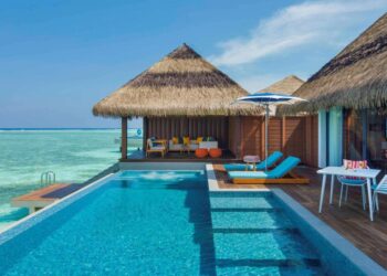 Maldivler'in Güney Atolü'nde yer alan Pullman Maldives Maamutaa, lüksü ve doğayı bir araya getiren unutulmaz bir tatil deneyimi sunuyor.