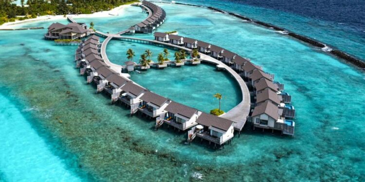 Maldivler’in büyüleyici güzellikleri arasında unutulmaz bir tatil hayali kuruyorsanız, Atmosphere Kanifushi Maldivler sizi bekliyor