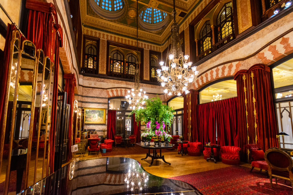 Pera Palace Hoteli ile ilgili bilgiler İstanbul'un müze oteli Pera Palace haberleri Turizm Gazetenizin Pera Palace Hotel sayfalarında.