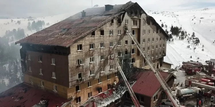 Bolu Kartalkaya otel yangınında yetki tartışması: Uzmanlar ve mevzuat ne diyor?