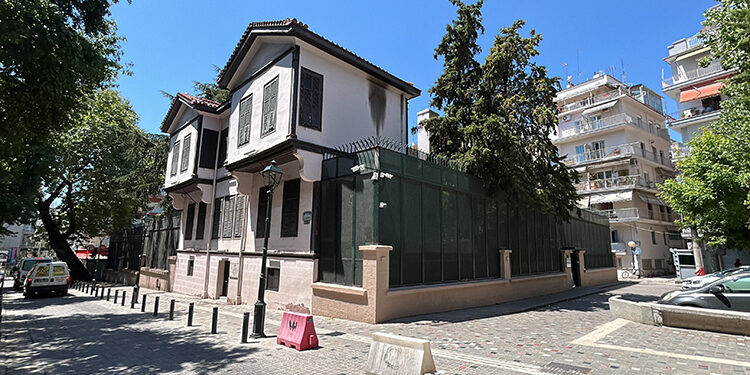 Yunanistan’ın kuzeyinde, Ege Denizi kıyısında yer alan Selanik, tarihi dokusu, kültürel zenginlikleri ve yakınlığı sayesinde cazip bir tatil destinasyonu.