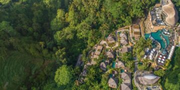 The Kayon Jungle Resort, tropikal doğası, benzersiz olanakları ve aile dostu aktiviteleriyle sömestr tatilinde unutulmaz bir deneyim sunuyor.