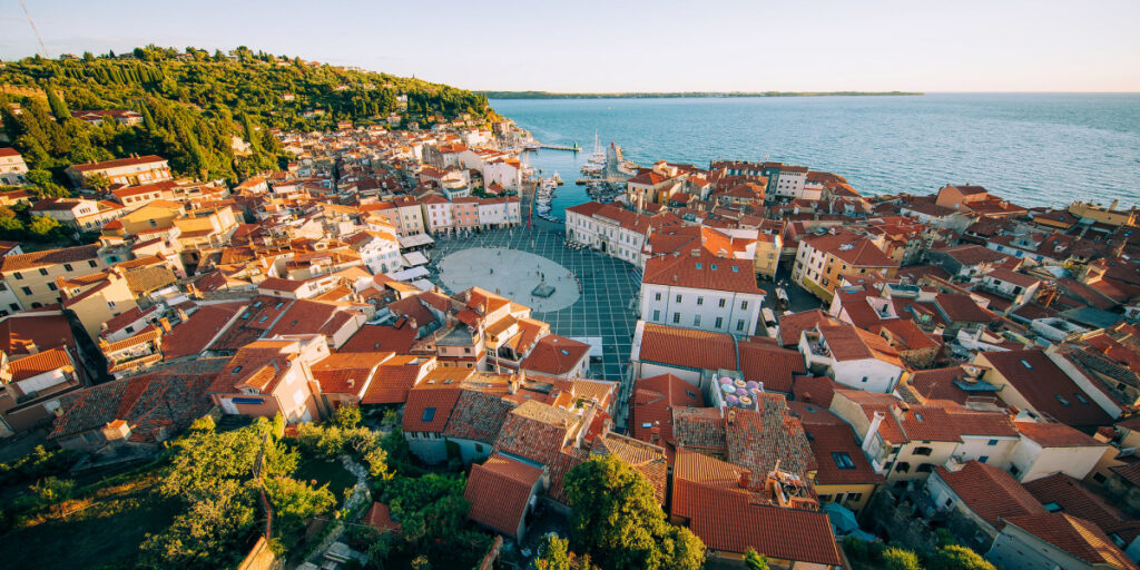 Slovenya haberleri Slovenya Turları, Fotoğrafları, videoları ve otelleri ile ilgili bilgileri Turizm Tatil Seyahat Slovenya sayfalarından takip edebilirsiniz.