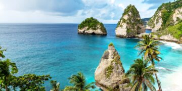 Bali, büyüleyici doğası, egzotik kültürü ve yıl boyunca sunduğu farklı tatil deneyimleriyle dünyanın en popüler tatil destinasyonlarından biri.