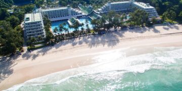 Le Meridien Phuket, lüks tatilin, doğayla iç içe huzurun ve eğlenceli aktivitelerin buluştuğu bir destinasyon.