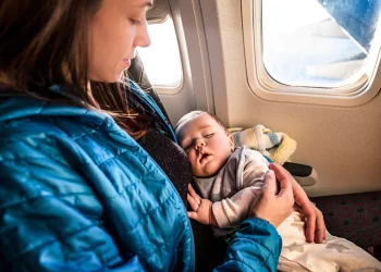 2 yaş altı çocukla rahat yolculuk yapmanın yolları