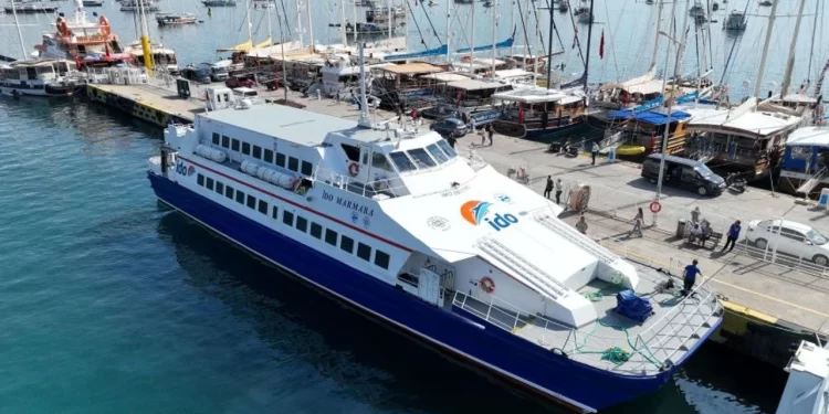 MUTTAŞ ve İstanbul Deniz Otobüsleri (İDO) ortaklığıyla Fethiye-Rodos hattında deniz otobüsü seferleri başladı.