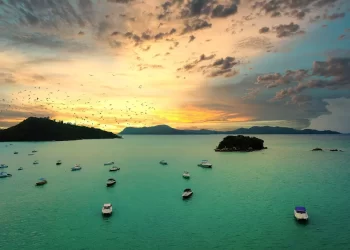Seyşeller’e gideceklere tatil tüyoları 10 Cennet gibi plajları ve eşsiz doğasıyla tanınan Seyşeller’e giden tatilciler için hem kaçırılmaması gerekenler hem de uzak durulması gerekenler var.