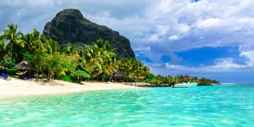 Mauritius; bembeyaz kumsalları, turkuaz suları, lüks otelleri ve kültürel zenginlikleriyle unutulmaz bir tatil deneyimi sunuyor.