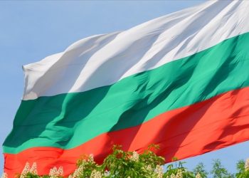 Bulgaristan 1 Ocak’ta Euro’ya geçiyor 8 Avrupa Birliği'ne 2007'de katılan Bulgaristan, uzun süredir beklediği Euro Bölgesi üyeliğine 1 Ocak 2026’da adım atacak.