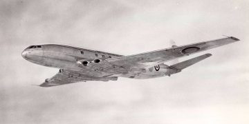 Dünyanın ilk jet yolcu uçağı müzede sergileniyor