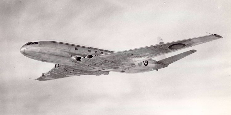 Dünyanın ilk jet yolcu uçağı müzede sergileniyor 1 dunyanin ilk yolcu jet ucagi