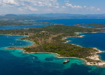 Yunanistan’da Golden Visa Yatırımları: Paliouri Villaları parlıyor 11 Yunanistan’da Golden Visa programı yabancı yatırımcılara oturum hakkı ve Schengen serbestliği sunuyor. Peki, Paliouri Villaları fiyatları neler?