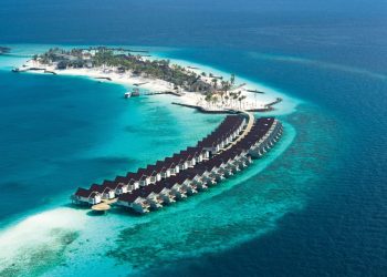 Oblu Select Lobigili: Maldivler’in ‘Aşk Adası’nda Eşsiz Tatil Deneyimi 9 Maldivler’de çiftlere özel tasarlanan Oblu Select Lobigili, lüks villaları, dünyanın en büyük su altı restoranı ve kusursuz hizmet anlayışıyla romantik bir kaçış noktası sunuyor.