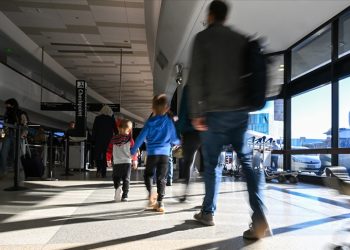 Türkiye’den yurt dışına çıkacak vatandaşların ödemesi zorunlu olan çıkış harcı için yeni düzenleme yürürlüğe girdi.
