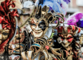 2026 Venedik Karnavalı: Maskelerin, Müziğin ve Büyünün Şehri Seni Bekliyor! 9 7-17 Şubat 2026 tarihleri arasında düzenlenecek Venedik Karnavalı, tarihi sokakları, görkemli maskeleri ve büyüleyici atmosferiyle misafirlerini karşılamaya hazırlanıyor