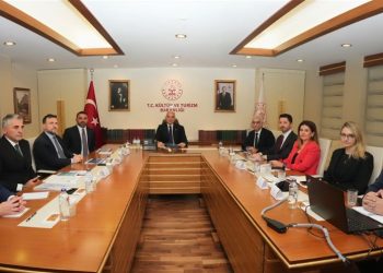 2027 Avrupa Oyunları hazırlıkları masada 5 2027 Avrupa Oyunları için hazırlıklar tüm hızıyla sürerken, Gençlik ve Spor Bakan Yardımcısı Yerlikaya, Kültür ve Turizm Bakanı Ersoy’u ziyaret etti.
