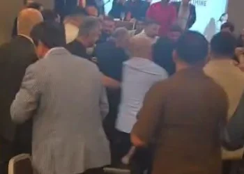 Antalya’da TÜRSAB seçiminde yumruklu kavga 5 Antalya’da Türkiye Seyahat Acentaları Birliği’ne (TÜRSAB) bağlı Muratpaşa Bölge Temsil Kurulu (BTK) seçimlerinde tansiyon yükseldi.