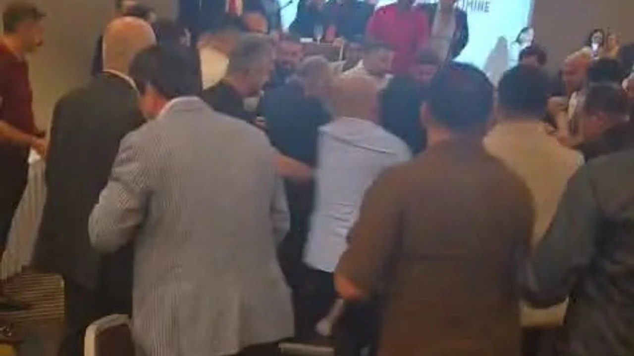 Antalya’da Türkiye Seyahat Acentaları Birliği’ne (TÜRSAB) bağlı Muratpaşa Bölge Temsil Kurulu (BTK) seçimlerinde tansiyon yükseldi.