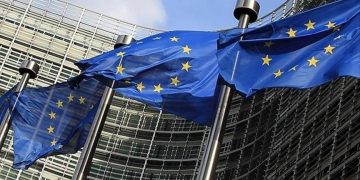 Yeni uygulama, yalnızca AB ve Schengen bölgesi vatandaşları dışındaki yolcular için geçerli olacak.