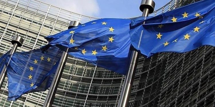 Yeni uygulama, yalnızca AB ve Schengen bölgesi vatandaşları dışındaki yolcular için geçerli olacak.