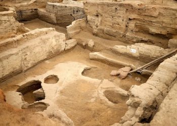 Tavşanlı Höyük’te 4 bin yıllık nohut, Çatalhöyük’te 8 bin 600 yıllık ekmek bulundu 6 Konya Çatalhöyük, Eskişehir Küllüoba ve Karaman Topraktepe’de ise 8 bin 600 yıl öncesine uzanan ekmek örnekleri gün yüzüne çıkarıldı.