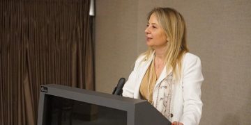 Birleşik TÜRSAB Grubu adına aday olan Özsavaş, “TÜRSAB’ın ilk kadın başkanı” olma hedefiyle çıktığı yolda birlik ve dayanışma mesajı verdi