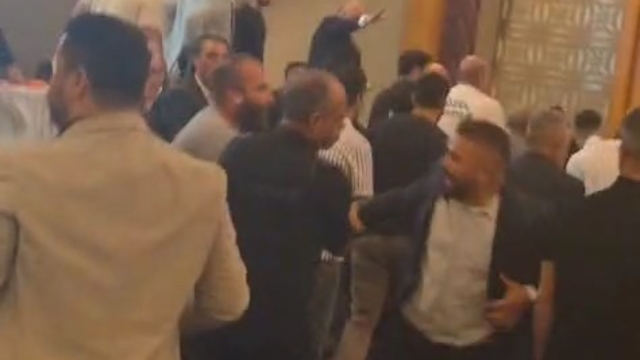 Antalya’da TÜRSAB seçiminde yumruklu kavga 2 Antalya’da Türkiye Seyahat Acentaları Birliği’ne (TÜRSAB) bağlı Muratpaşa Bölge Temsil Kurulu (BTK) seçimlerinde tansiyon yükseldi.