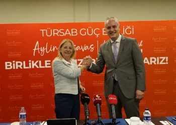 Genel kurul öncesi güçlerini birleştiren iki başkan adayı, TÜRSAB’da 30 yıllık yapıyı değiştirecek “şeffaf ve üye odaklı” bir yönetim için ortak listeyle seçime gireceklerini açıkladı.