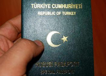 Seyahat acentalarına yeşil pasaport hakkı tanınması için TÜRSAB’tan dikkat çeken bir çağrı geldi.