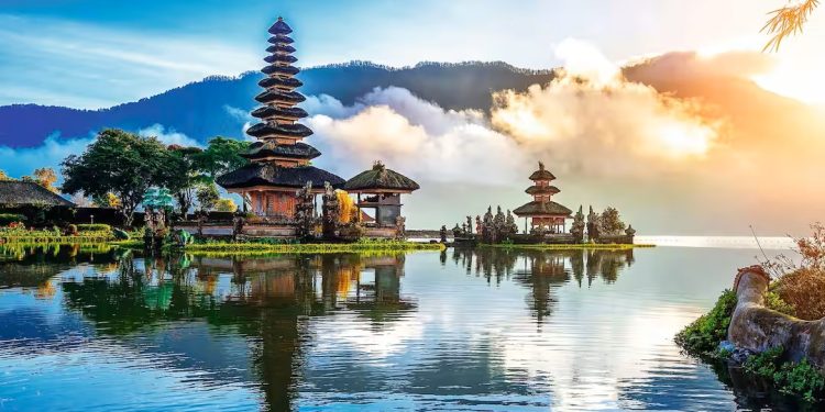 Bali’ye ne zaman gidilir? Endonezya’nın en çok tercih edilen tatil destinasyonlarından Bali, dört mevsim sıcak iklimiyle dikkat çekiyor.