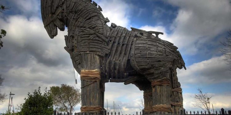 Kültür ve Turizm Bakanı Mehmet Nuri Ersoy, “Truva ve Roma: Antik Akdeniz'in Mitleri, Efsaneleri ve Hikayeleri” sergisinin 11 Haziran’da Roma’daki Kolezyum Arkeolojik Alanı’nda açılacağını duyurdu.