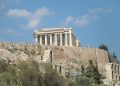 Akropolis ve Parthenon öğle güneşinde