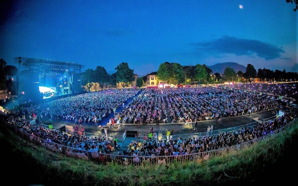 Toskana'da Efsanevi Gece: Tom Jones, Lucca Yaz Festivali'nde 3 lucca summer festival