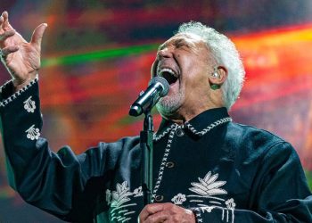 Toskana'da Efsanevi Gece: Tom Jones, Lucca Yaz Festivali'nde 2 Toskana’da Efsanevi Gece: Tom Jones, Lucca Yaz Festivali’nde