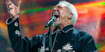 Toskana’da Efsanevi Gece: Tom Jones, Lucca Yaz Festivali’nde