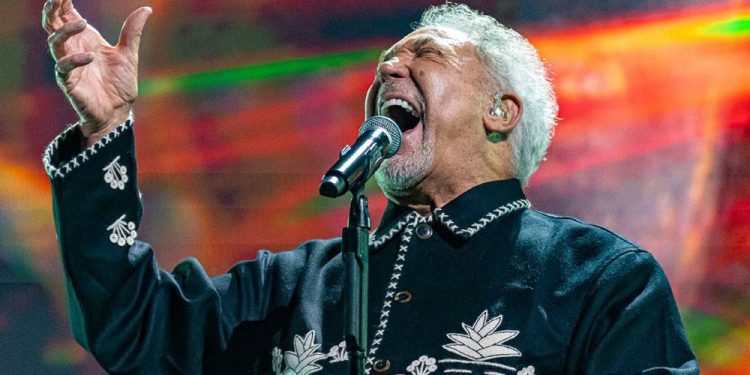 Toskana'da Efsanevi Gece: Tom Jones, Lucca Yaz Festivali'nde 1 tom jones toskana