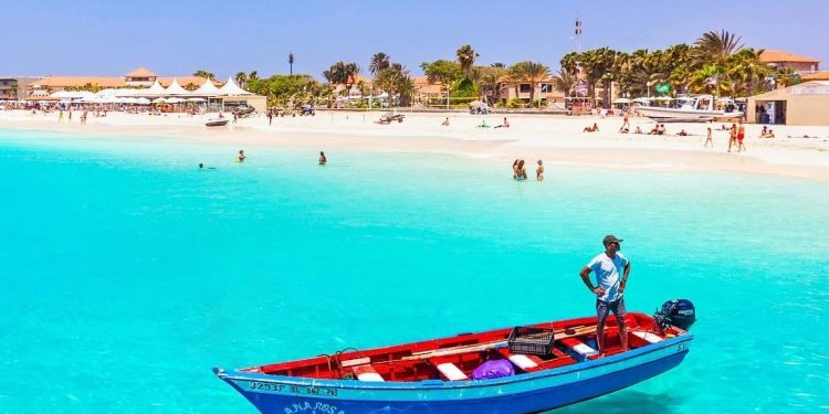 Dünya Kupası’nda kalplere dokundular! Milyonların yeni tatil destinasyonu Yeşil Burun Adaları 1 Yeşil Burun Adaları, Dünya Kupası’ndan elendi ama turnuvanın en özel hikayelerinden birini geride bıraktı.